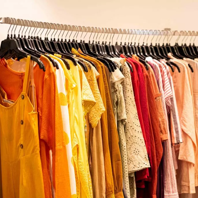 How To Avoid Common Pitfalls When Selecting A Clothing Manufacturer for Your Brand