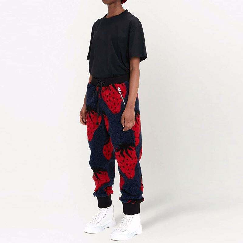 OEM Manufacturer Custom Men Casual Pants Elastic Waist Drawstring Ribbed Cuffs Black Strawberry Print Fleece Sweatpants